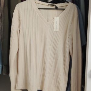 Off white light sweater